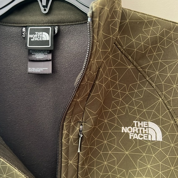 The North Face Women's Olive Green Full Zip Apex Bionic Jacket Size medium - Picture 2 of 3